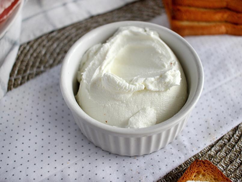 Hemlagad gräddost (Philadelphia-typ) med 2 ingredienser