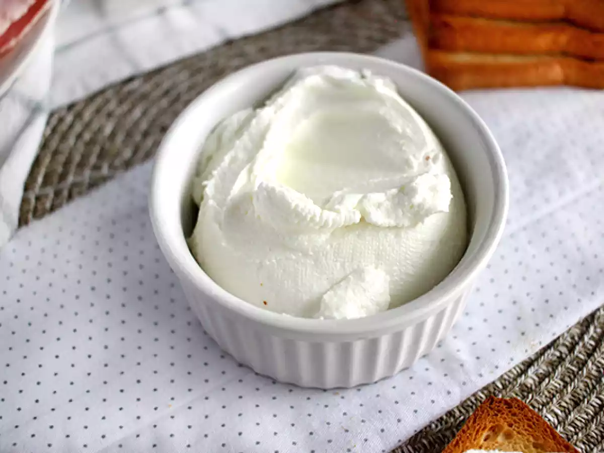 Hemlagad gräddost (Philadelphia-typ) med 2 ingredienser