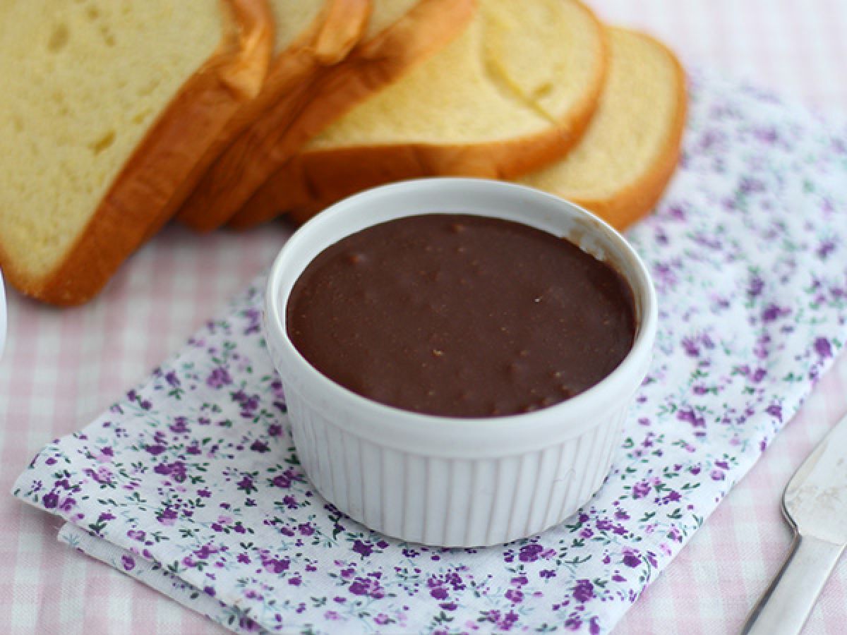 Hemlagad Nutella med hasselnötter