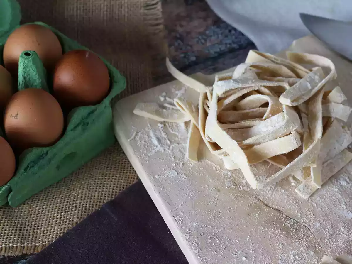 Hemlagad tagliatelle: steg-för-steg procedur för att göra pasta hemma - foto 3