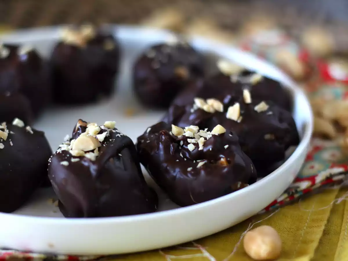 Hemmagjorda Snickers: dadlar, jordnötter och choklad - ett hälsosamt mellanmål utan tillsatt socker - foto 5