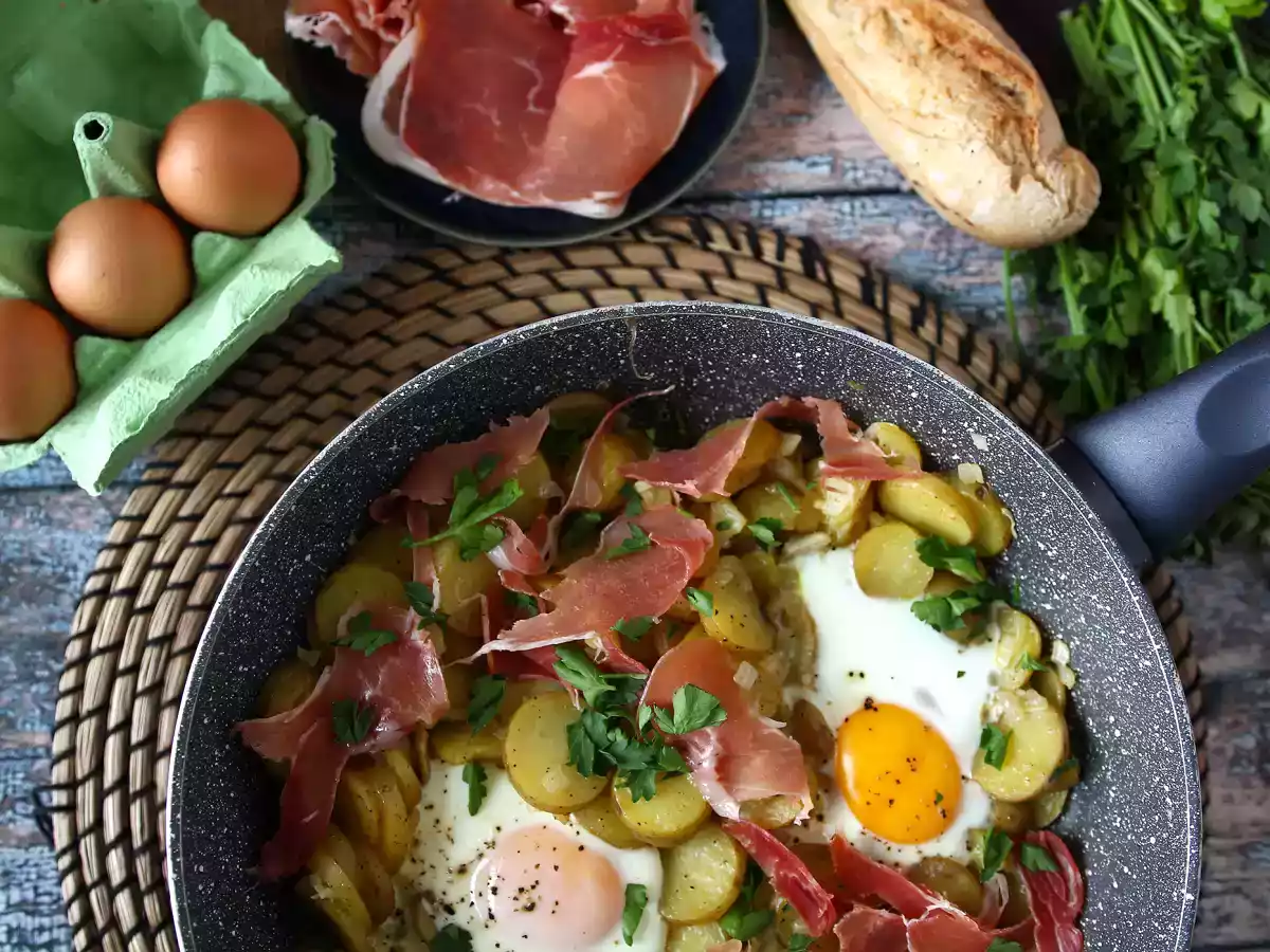 Huevos rotos, det superenkla spanska receptet baserat på potatis och ägg - foto 4