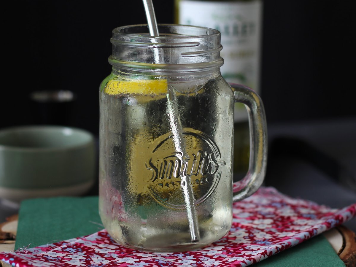 Hugo Spritz med flädersirap, en fräsch och söt cocktail - foto 3