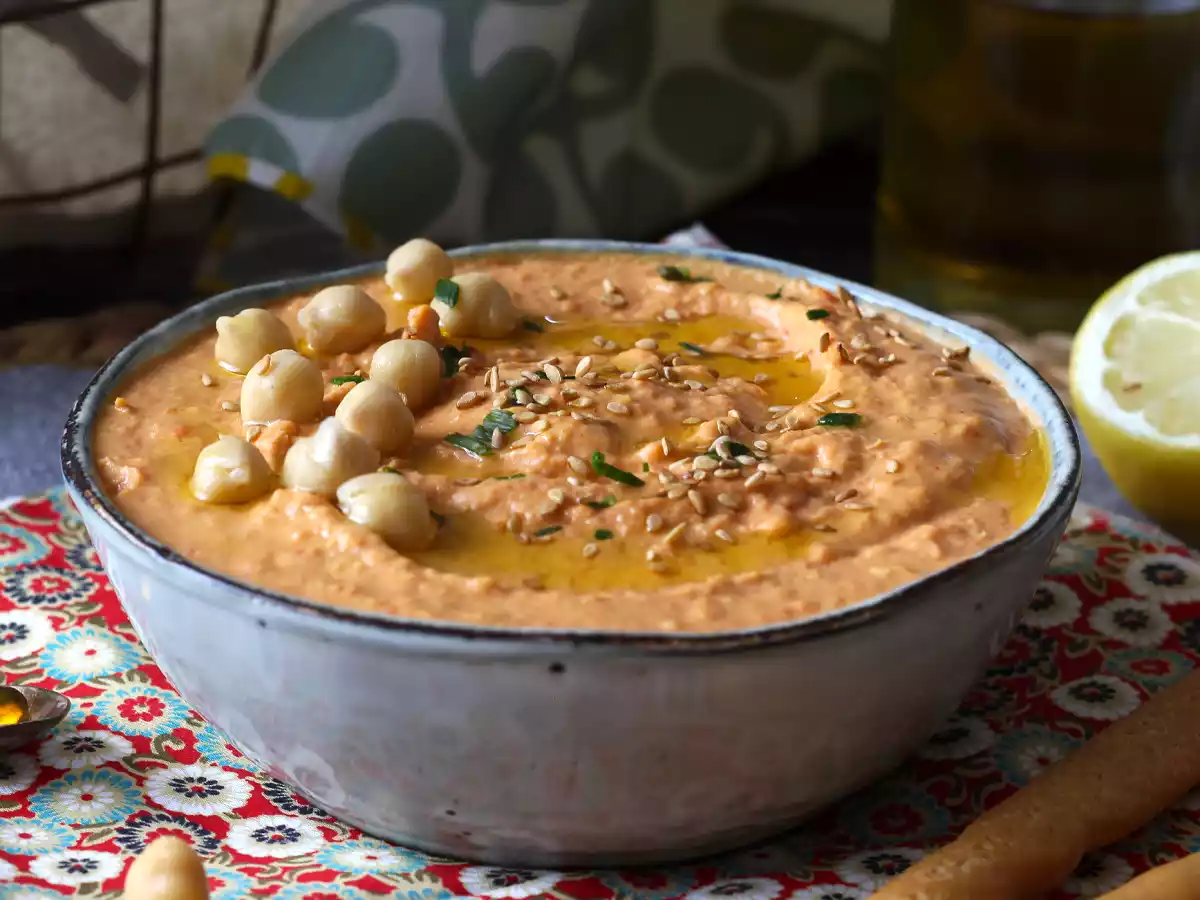 Hummus med röd paprika
