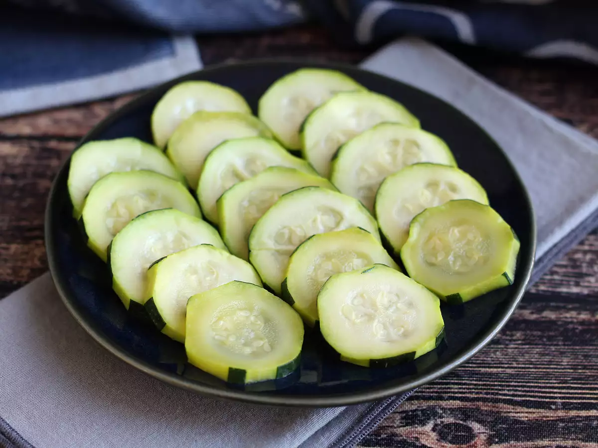 Hur ångkokar man zucchini? - foto 4