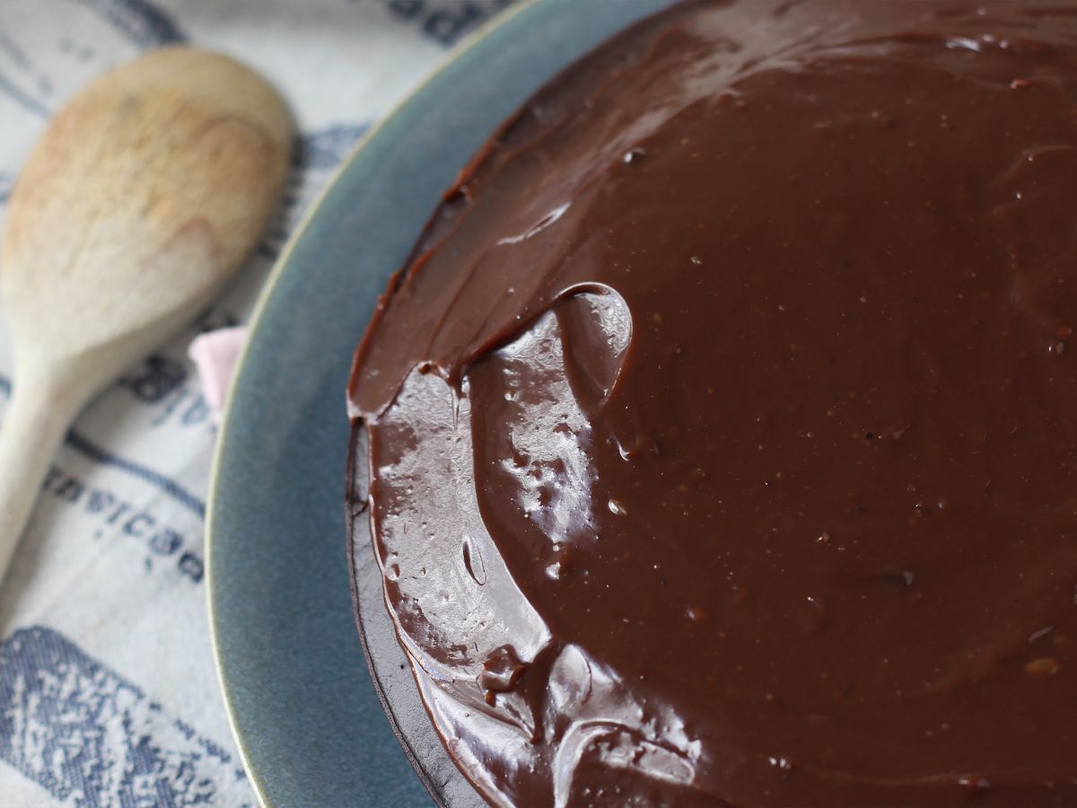 Hur gör man brigadeiro-glasyr för kakor? - foto 3
