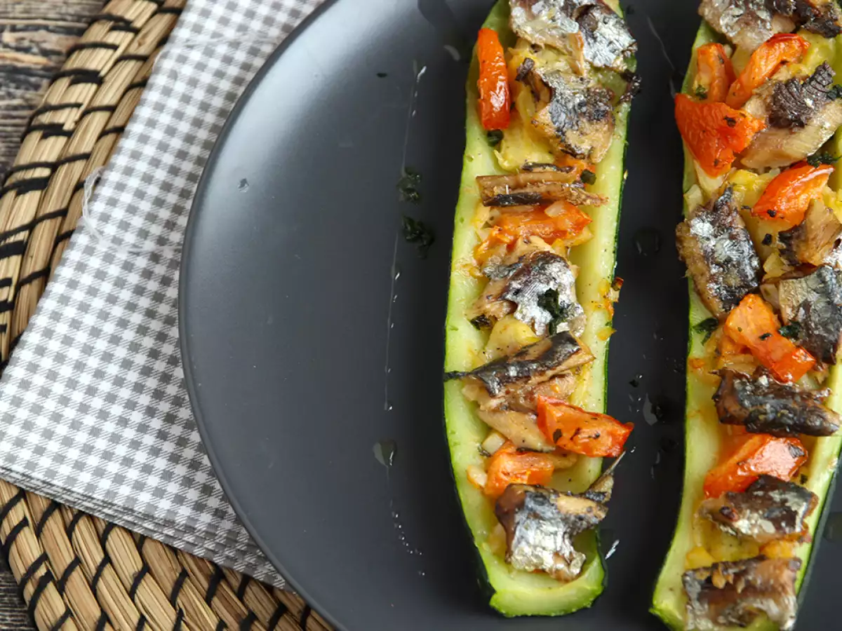 Hur gör man fylld zucchini med sardiner? - foto 2
