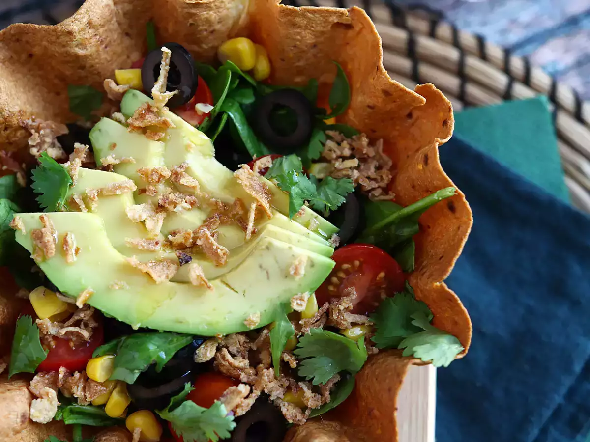 Hur gör man tortillaskålar? En enkel sallad utan disk! - foto 3