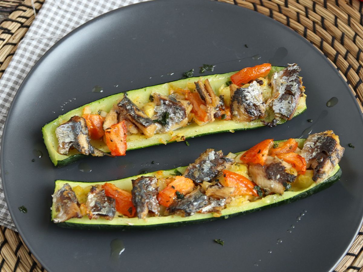 Hur gör man zucchini fyllda med sardiner? - foto 3