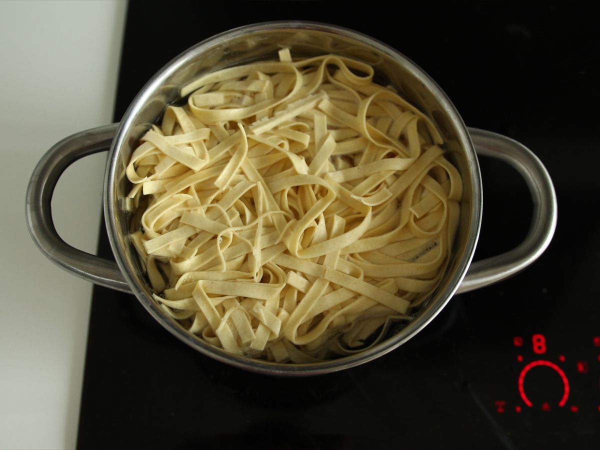 Hur kokar jag färsk pasta?