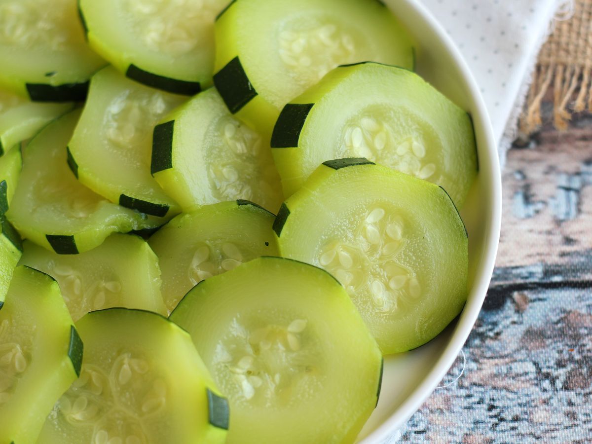 Hur kokar jag zucchini i vatten?