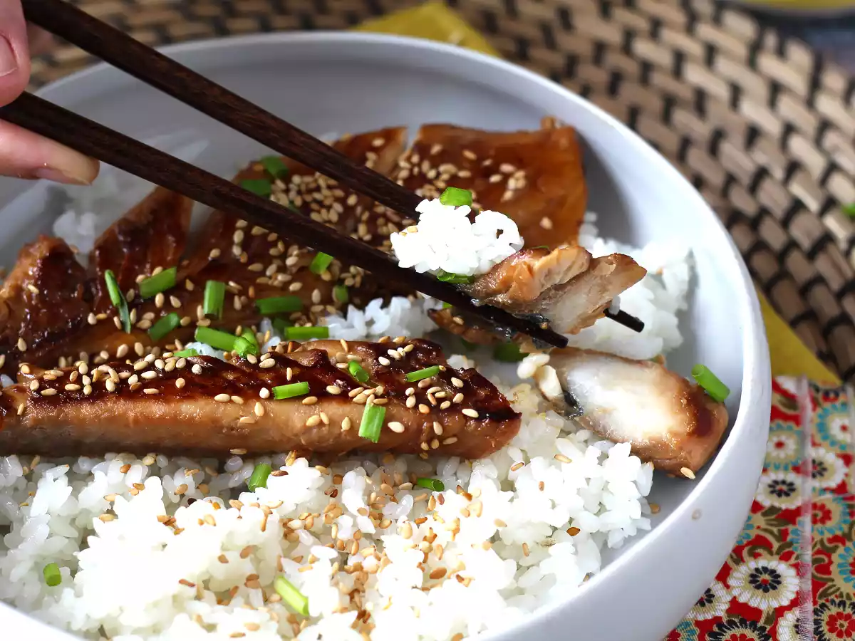 Hur lagar du makrill? Prova detta recept glaserat med sojasås och honung! - foto 2