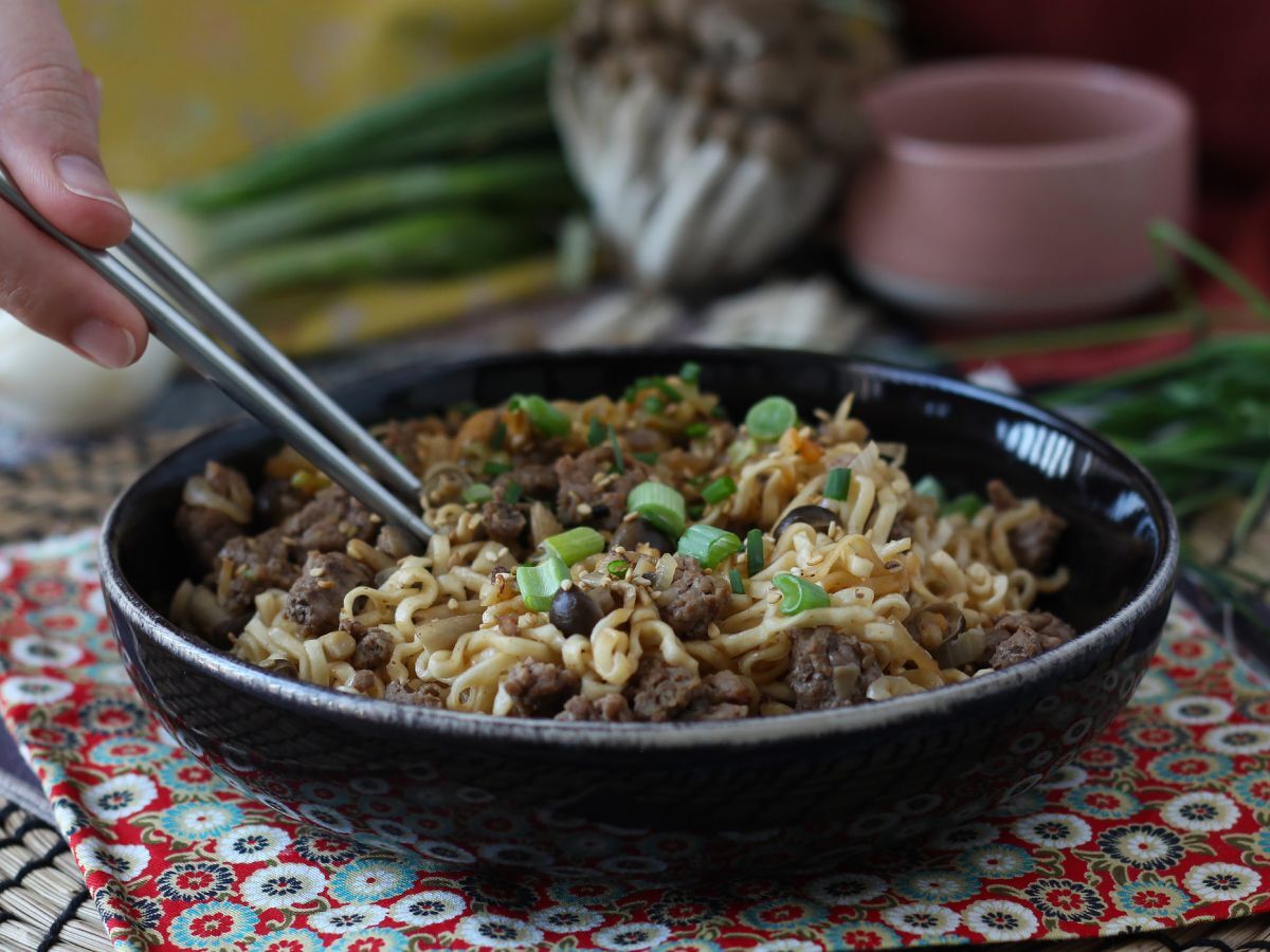 Hur lagar du snabbnudlar? Snabbt recept med nötkött och svamp! - foto 5