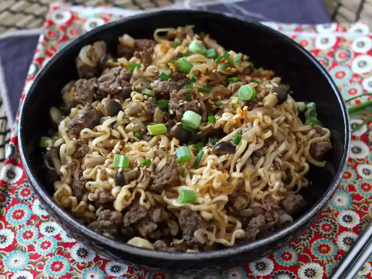 Hur lagar du snabbnudlar? Snabbt recept med nötkött och svamp! - foto 6