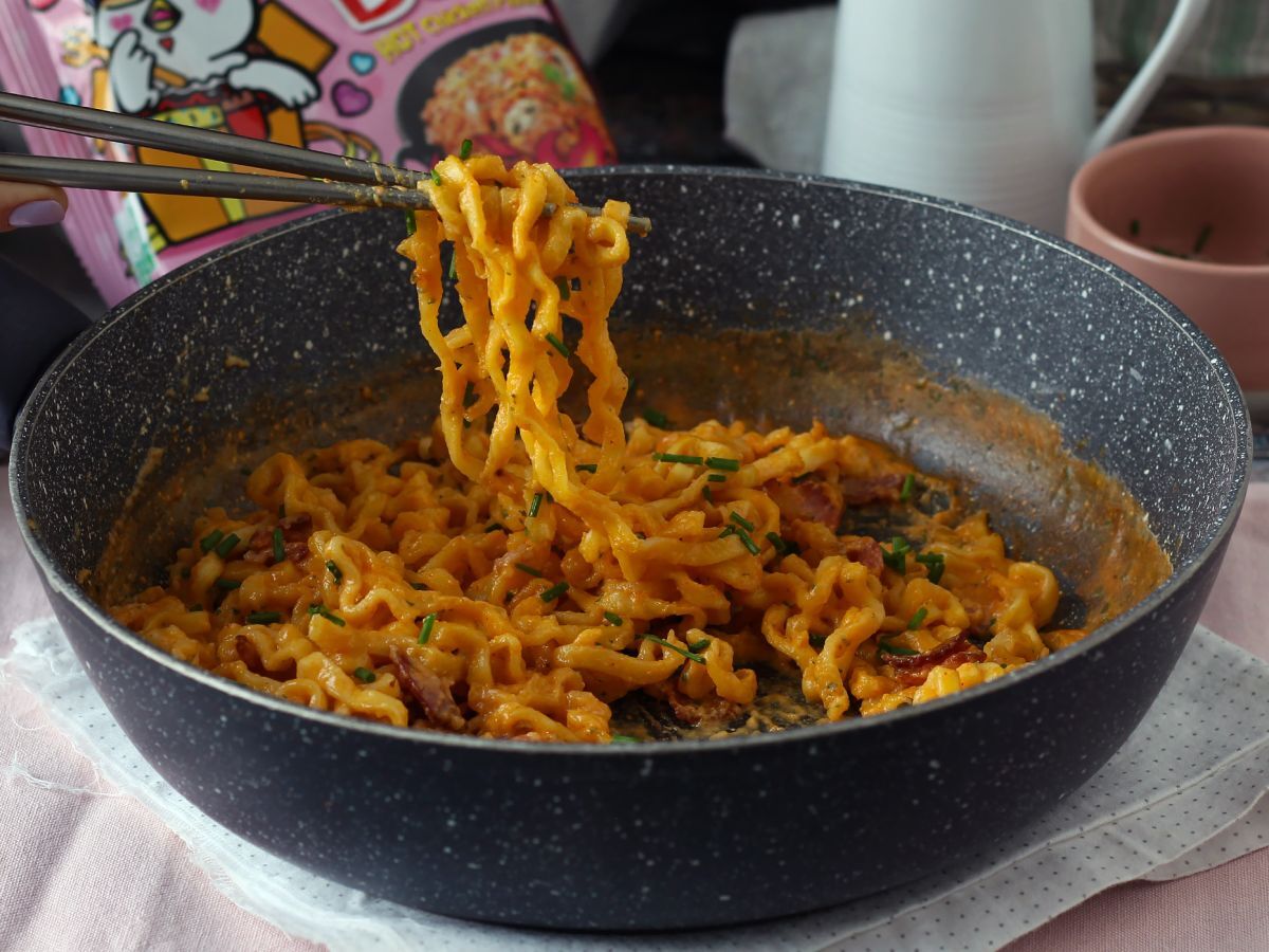 Hur man lagar Buldak-nudlar med carbonara-smak? Den bästa receptet! - foto 3
