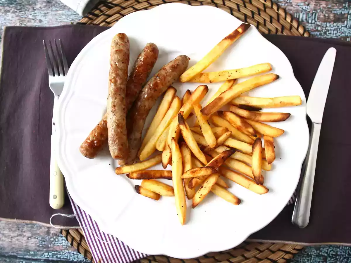 Hur tillagar jag korv i Air Fryer?