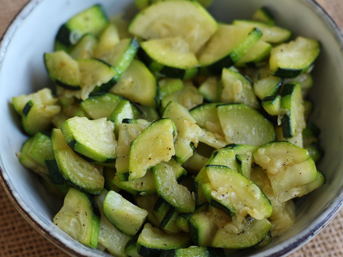 Hur tillagar jag zucchini i panna? - foto 3