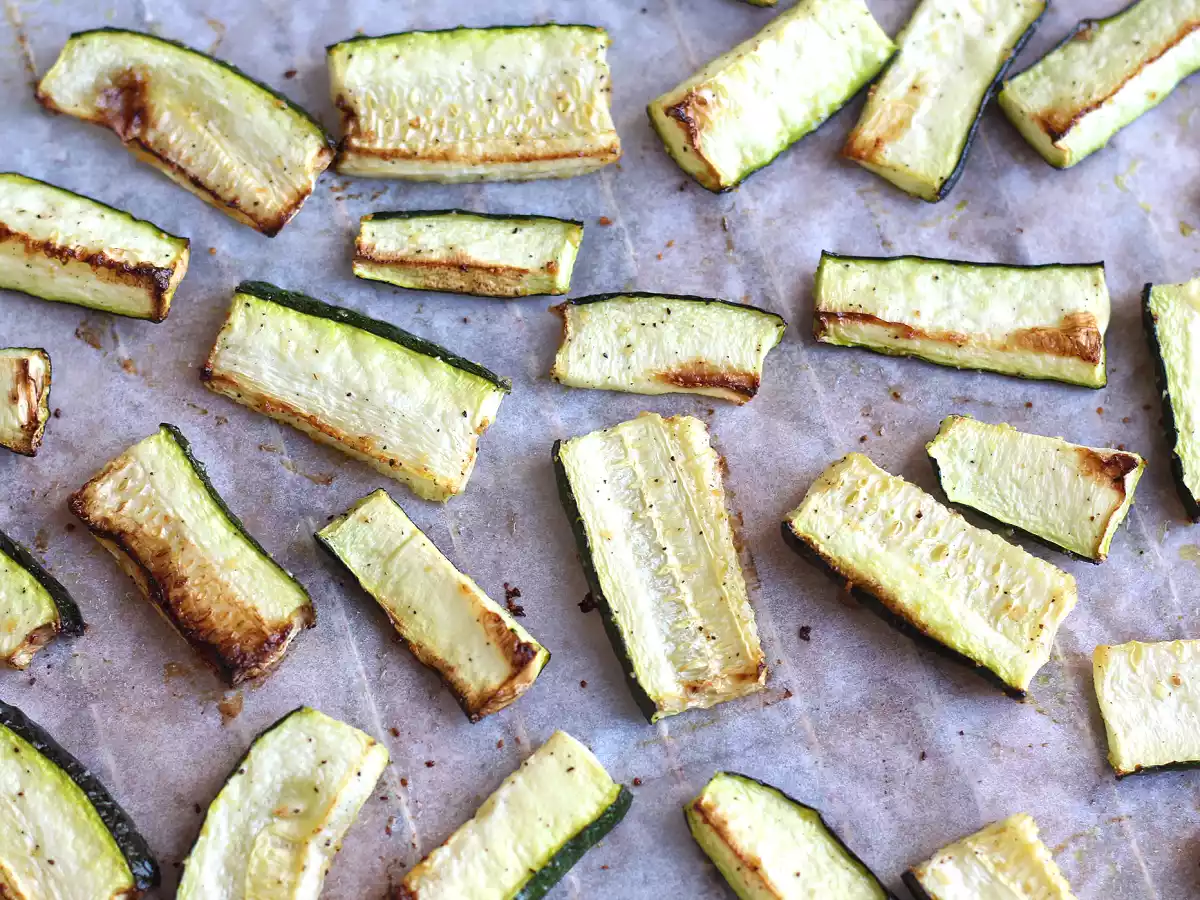 Hur tillagar jag zucchini i ugnen? - foto 2