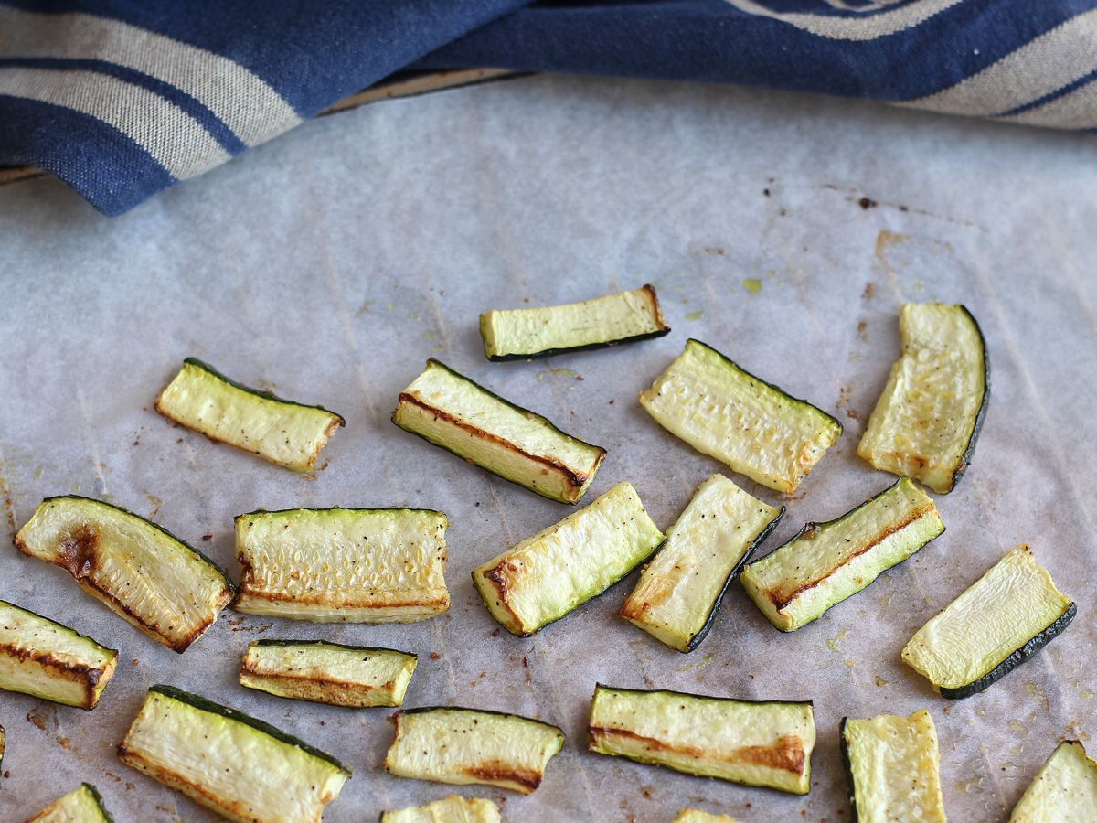 Hur tillagar jag zucchini i ugnen? - foto 4
