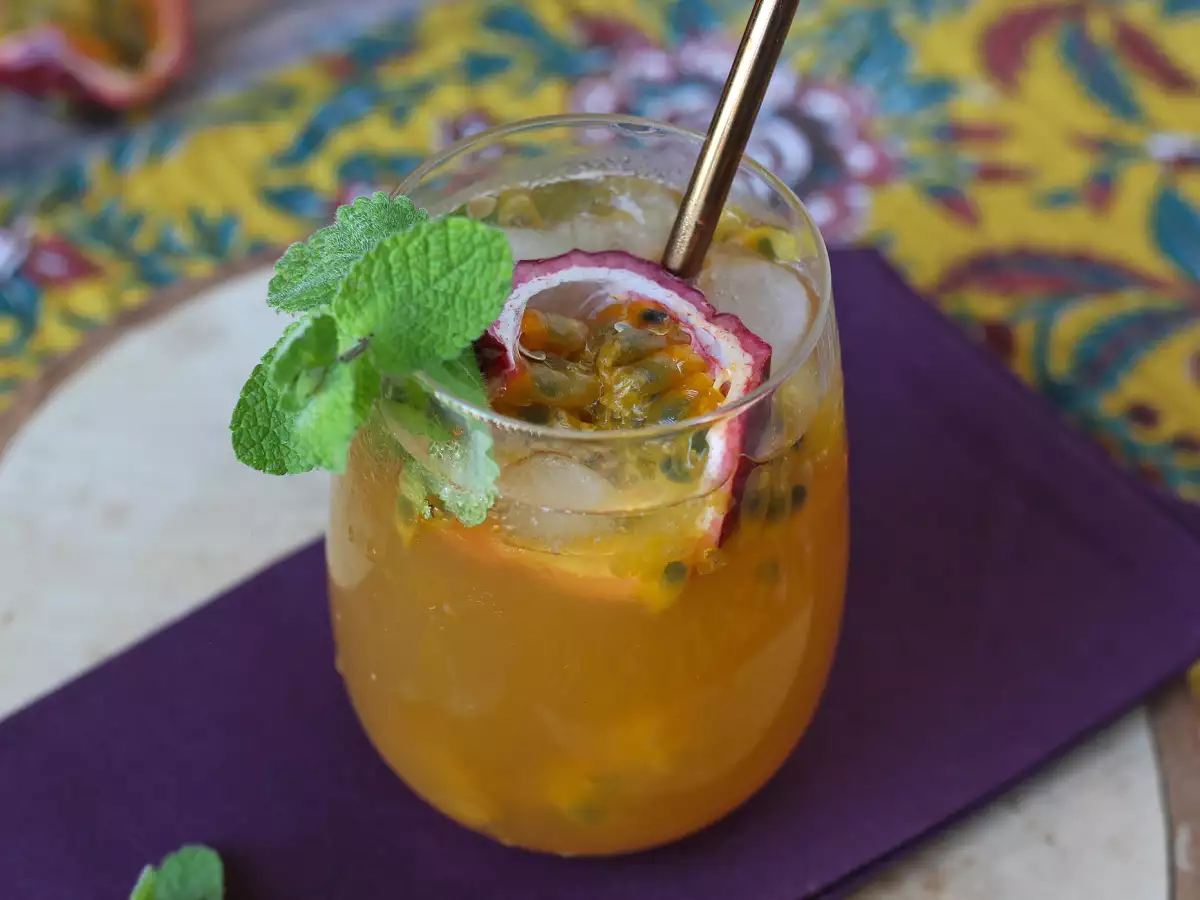Iste med passionsfrukt – den perfekta sommardrycken!