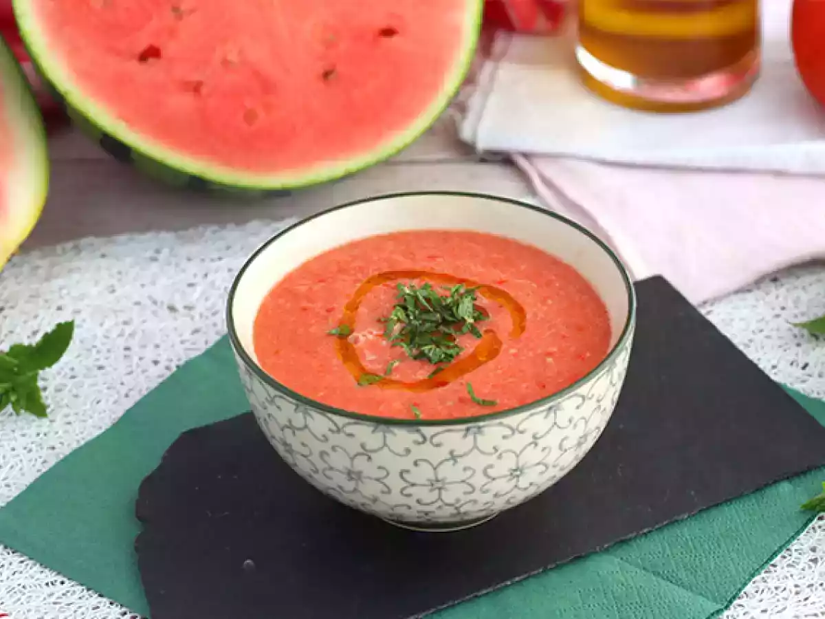 Kall vattenmelon- och tomatsoppa