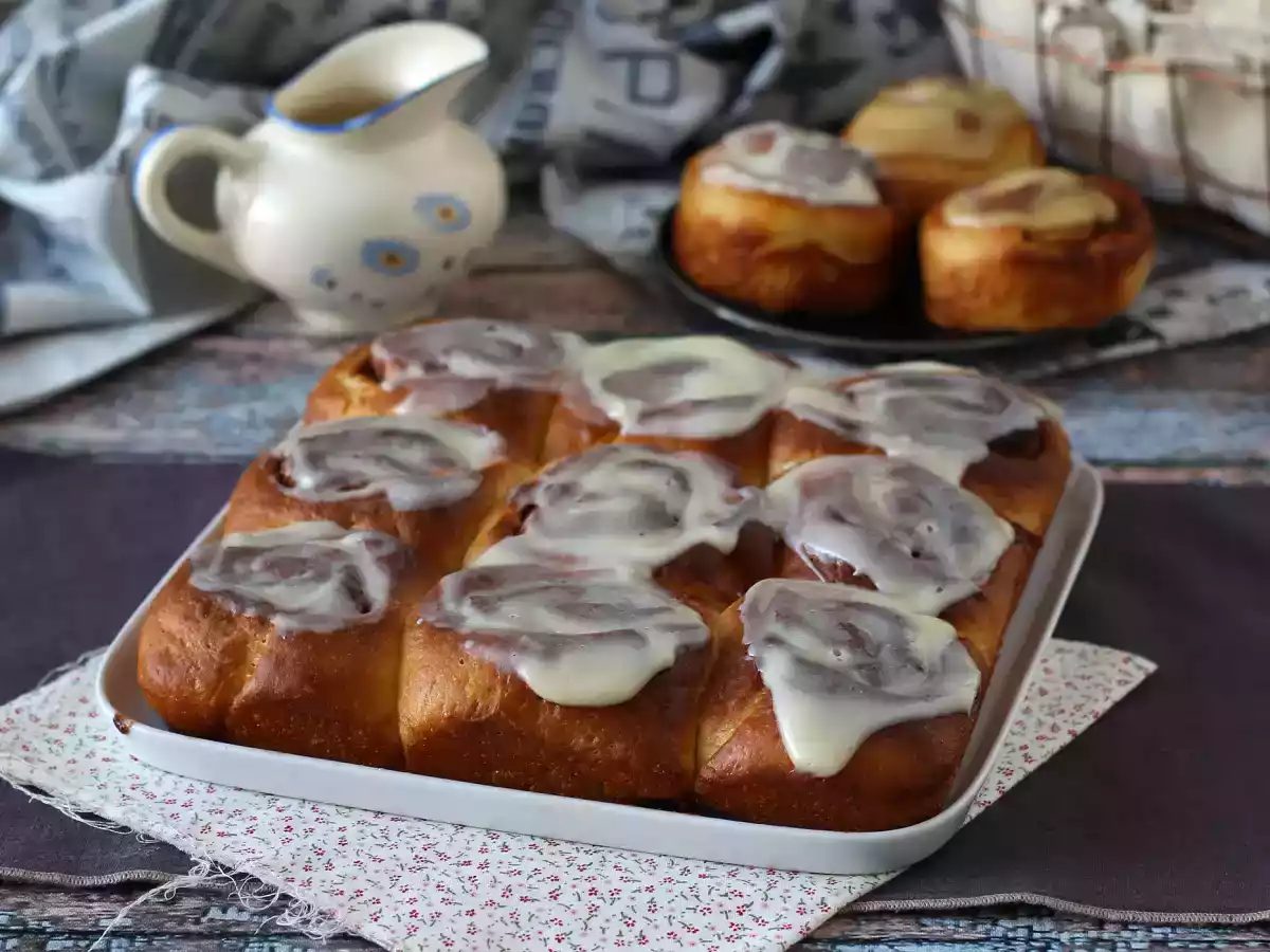 Kanelbullar, brioche med kanel och vaniljglasyr