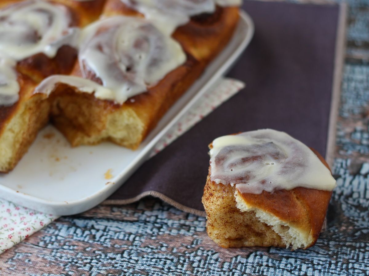 Kanelbullar, brioche med kanel och vaniljglasyr - foto 4