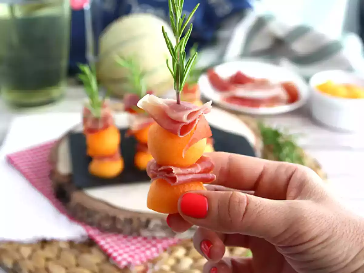 Kebaber med melon, skinka och rosmarin som aperitif - foto 3
