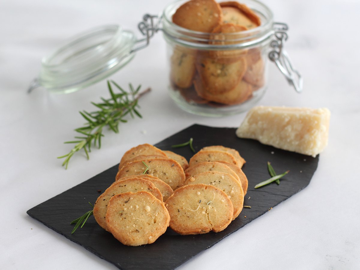 Kex med parmesan och aromatiska örter - foto 2
