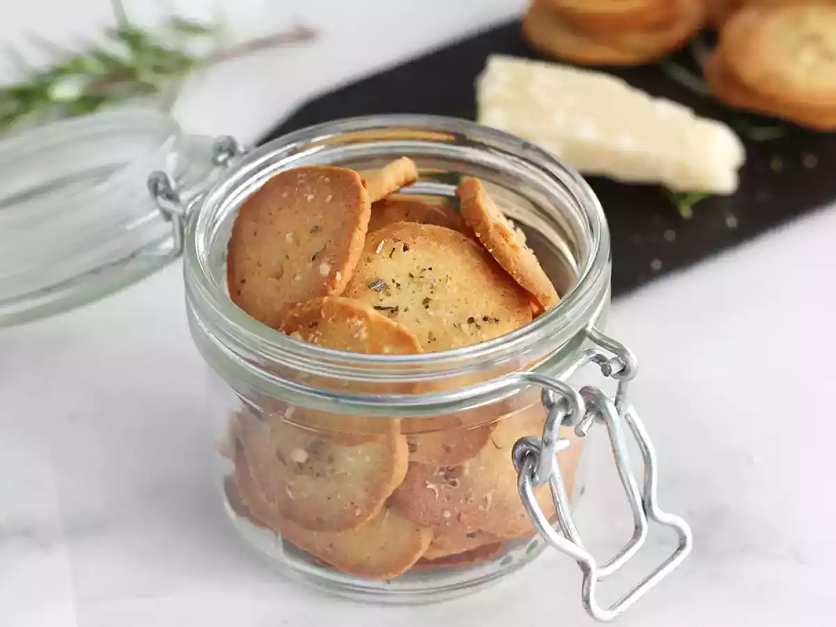 Kex med parmesan och aromatiska örter - foto 3