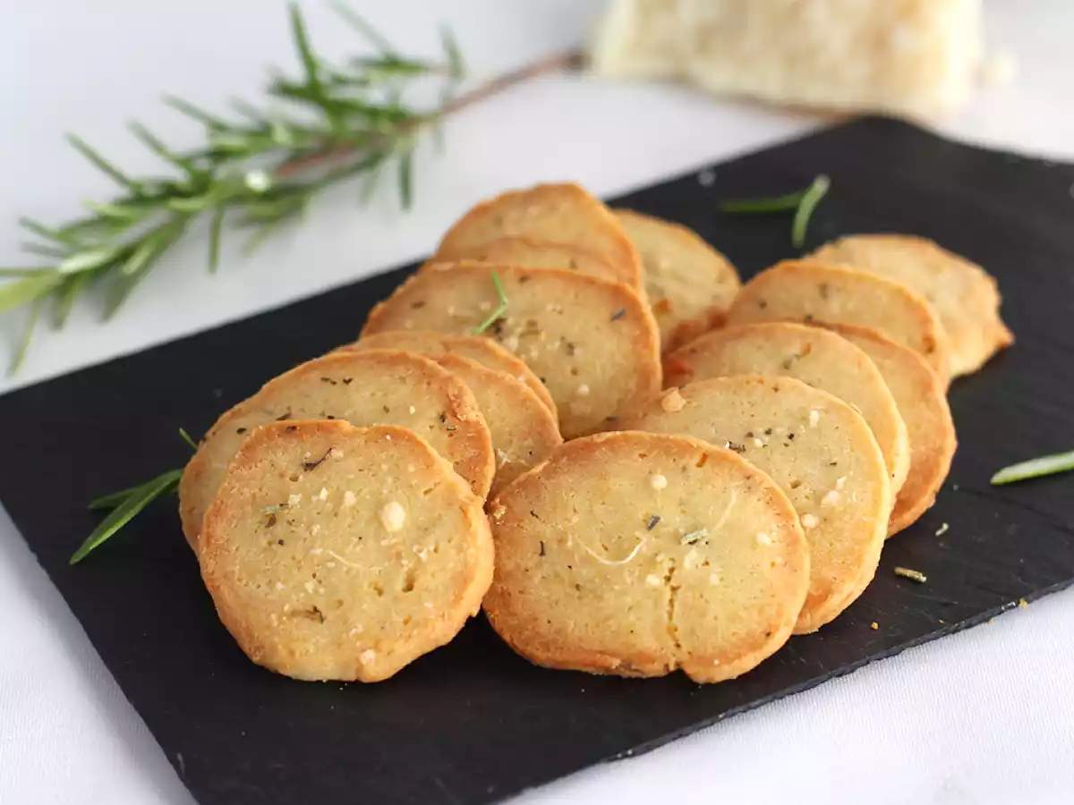 Kex med parmesan och aromatiska örter - foto 4