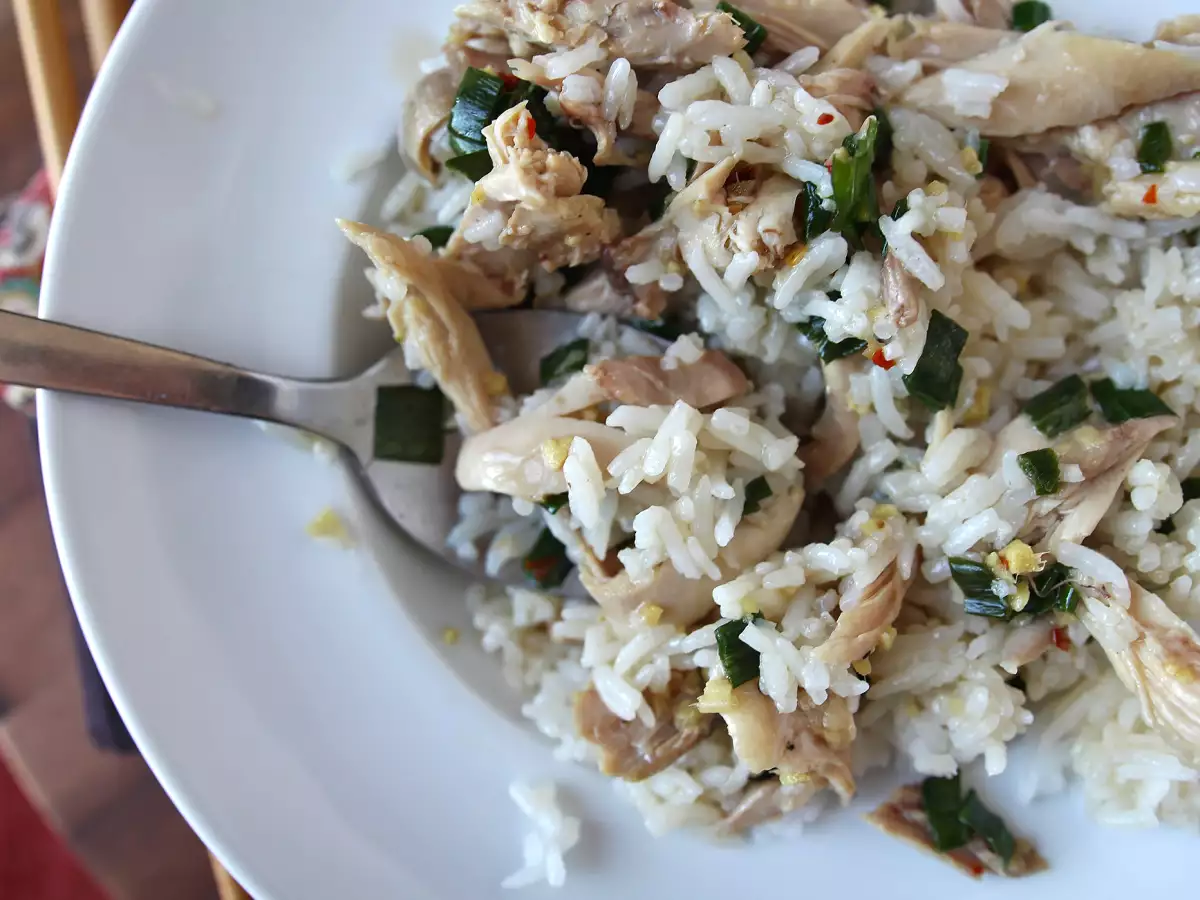 Kinesisk ångkokt kyckling med ingefära – otroligt mör och aromatisk - foto 2