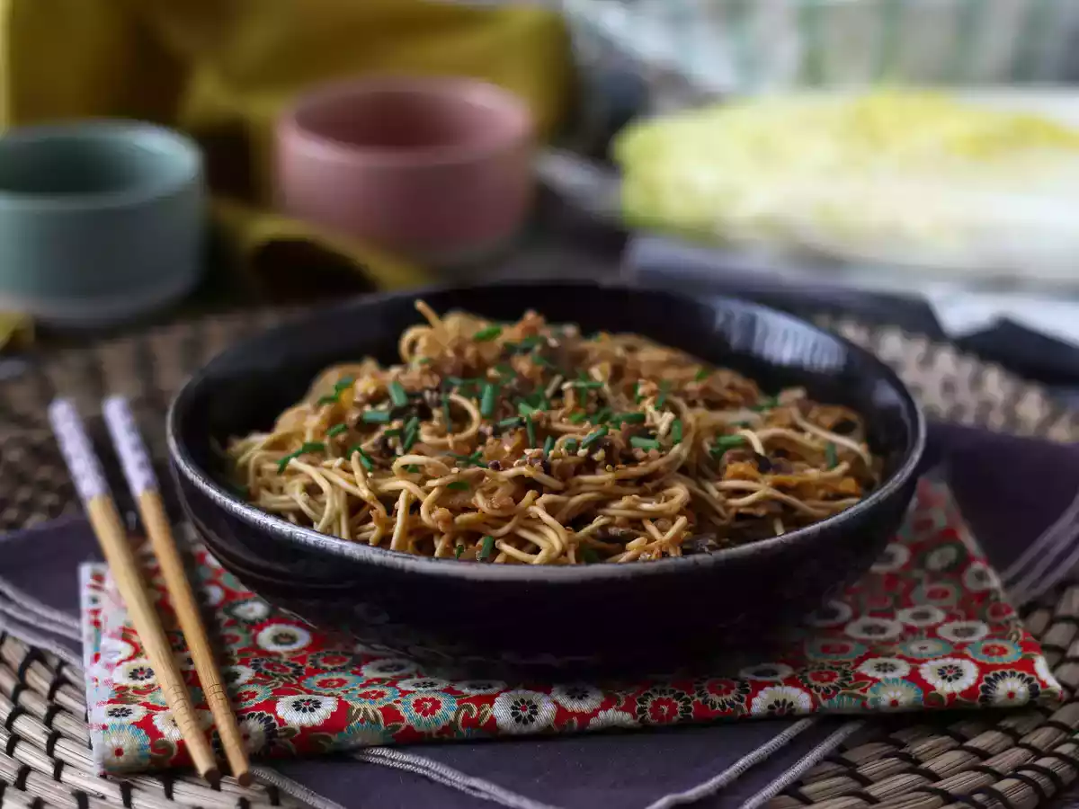 Kinesiska nudlar i wok (grönsaker och texturerat sojaprotein) - foto 4