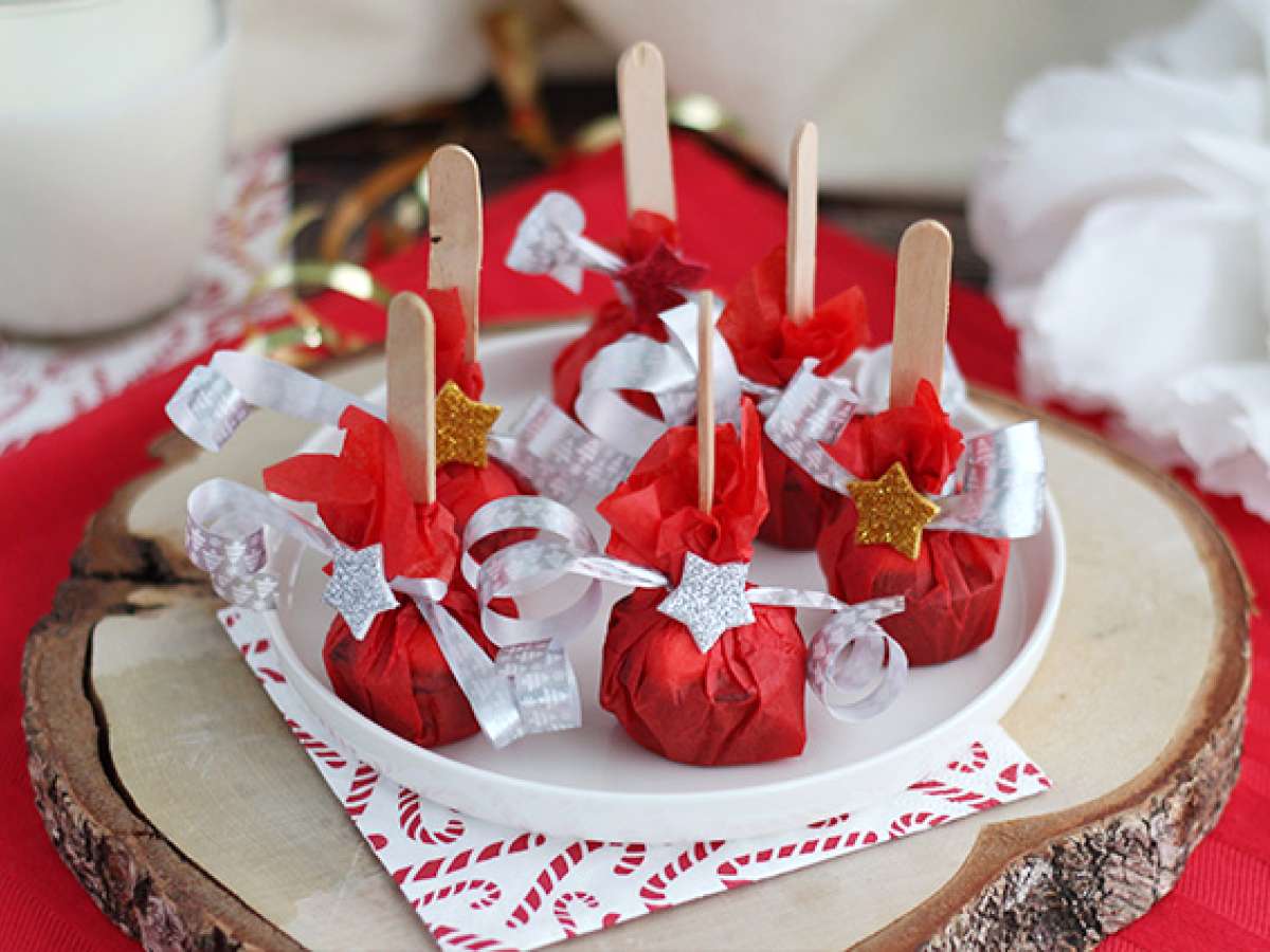Klubbor till varm choklad med mörk choklad och marshmallows