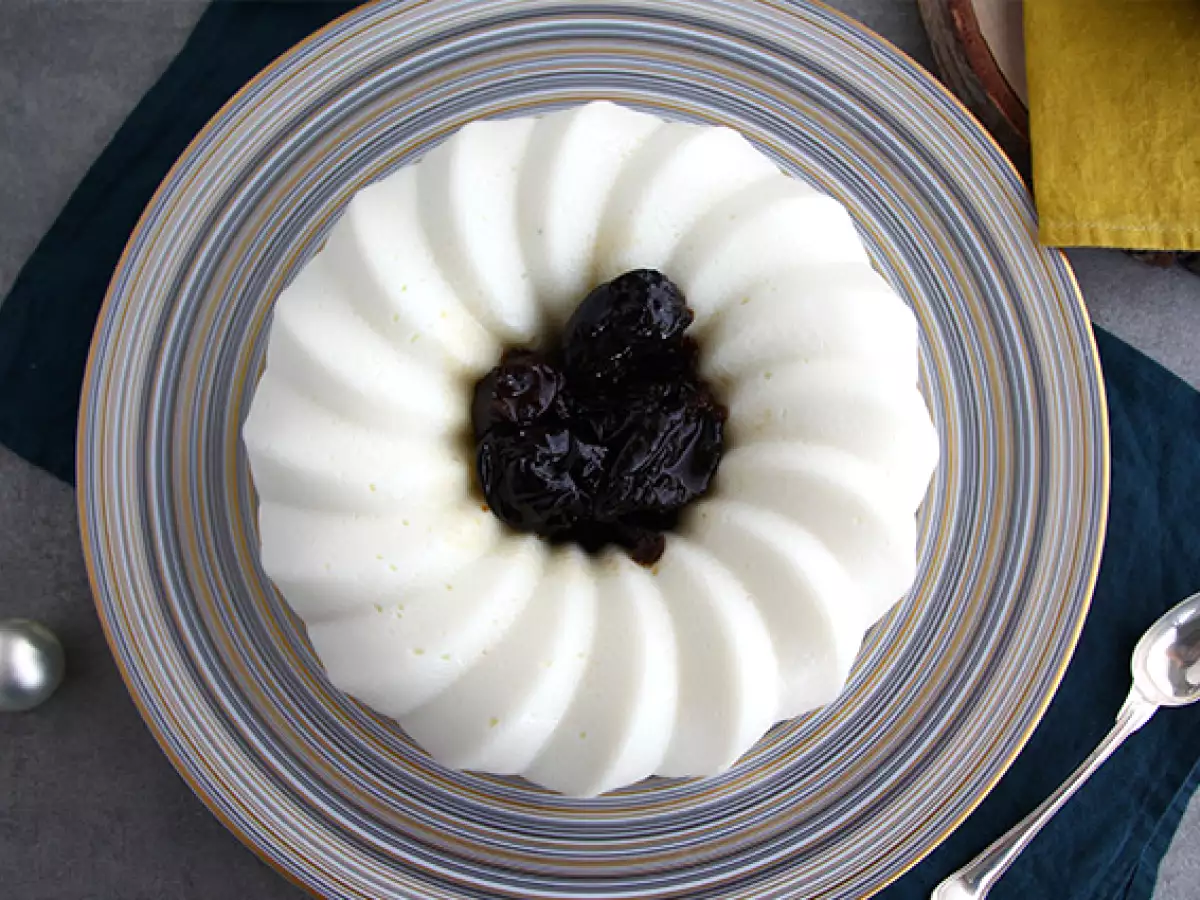Kokos blanc-manger med katrinplommoncoulis - foto 4