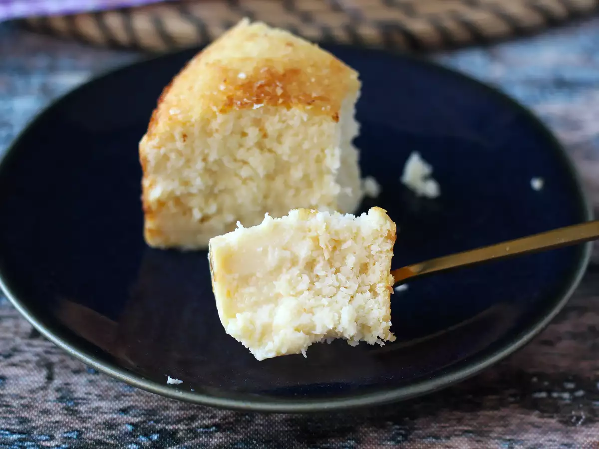 Kokos- och kondenserad mjölk-flan, enkel och smältande - foto 2