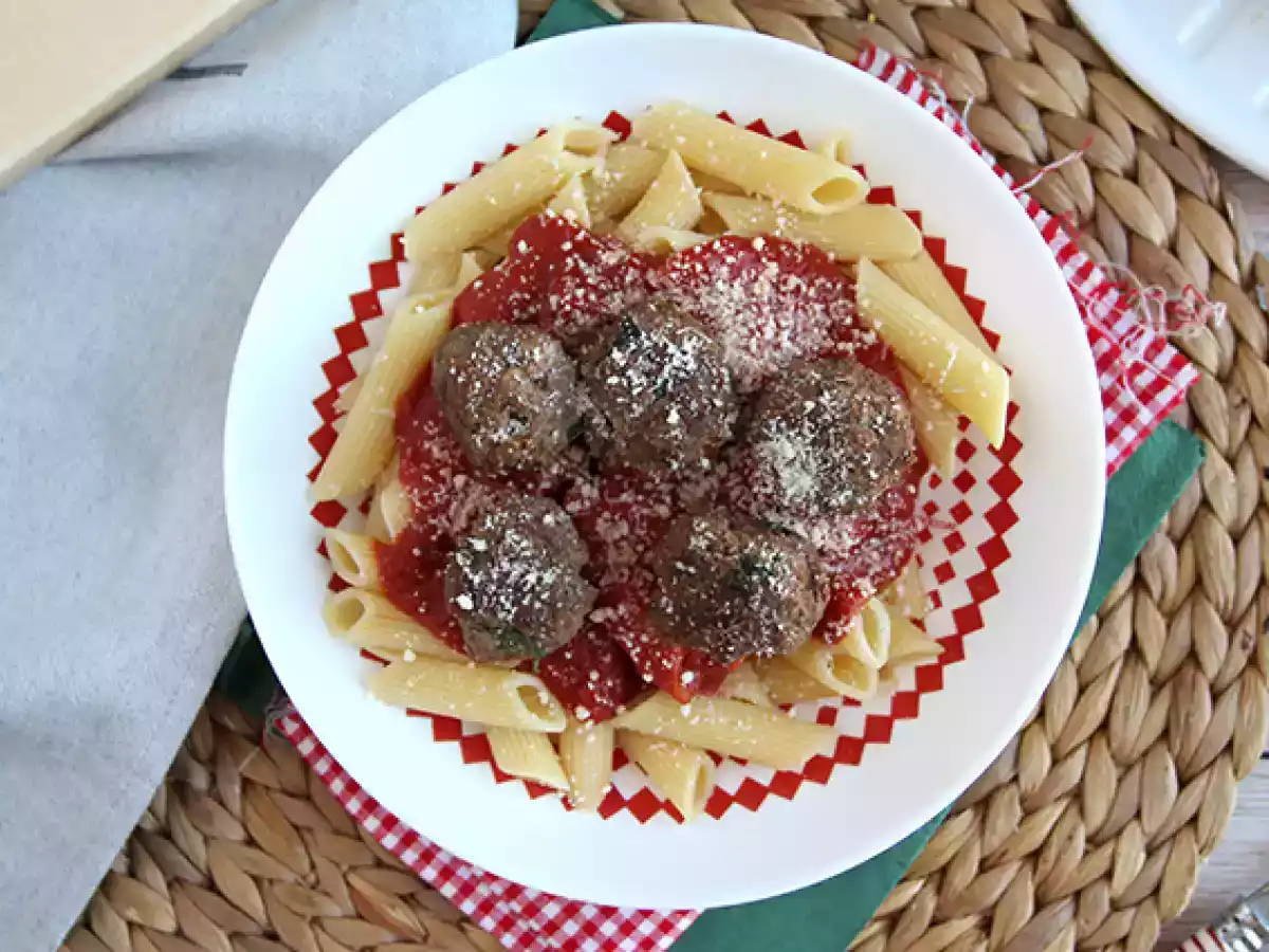 Köttbullar av nötkött och parmesan - foto 2