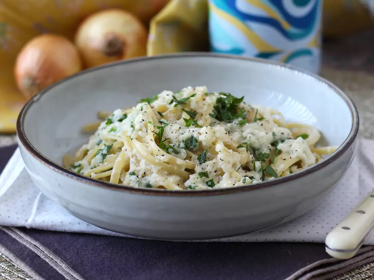 Krämig lökpasta: en smakrik och superbillig pastarätt! - foto 3