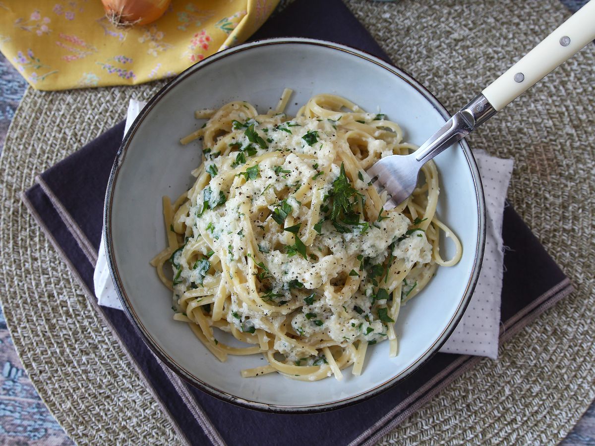 Krämig lökpasta: en välsmakande och superbillig rätt! - foto 2