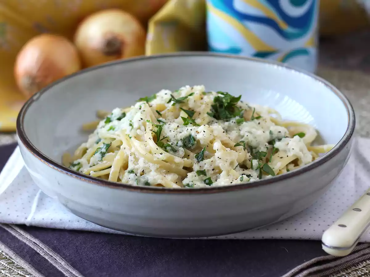 Krämig lökpasta: en välsmakande och superbillig rätt! - foto 3
