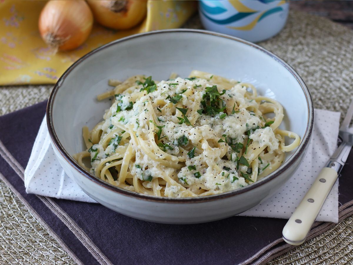 Krämig lökpasta: en välsmakande och superbillig rätt! - foto 5