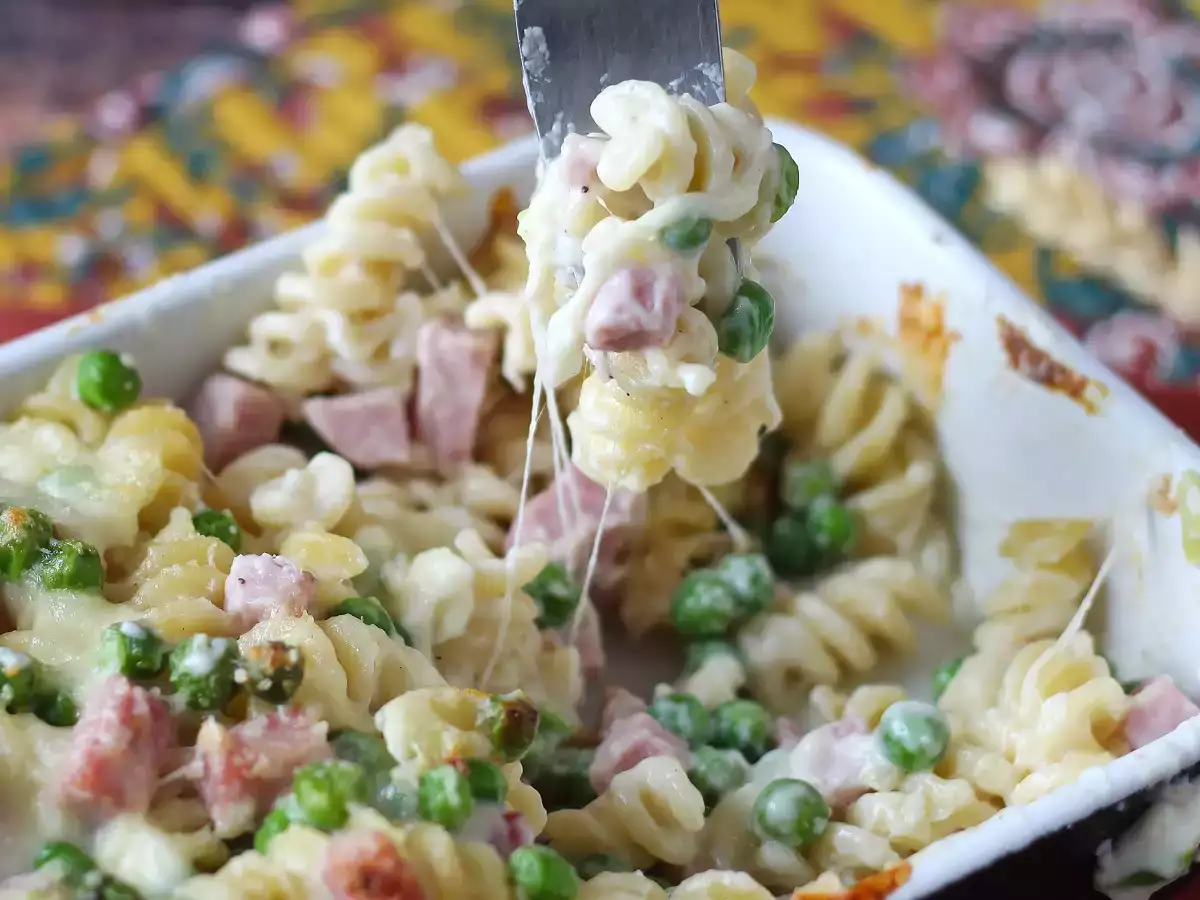 Krämig och gratinerad pasta i ugn med ärtor och kokt skinka - foto 5
