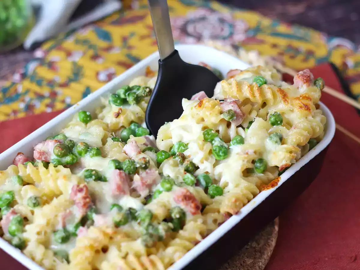 Krämig och gratinerad pasta i ugn med ärtor och kokt skinka - foto 8