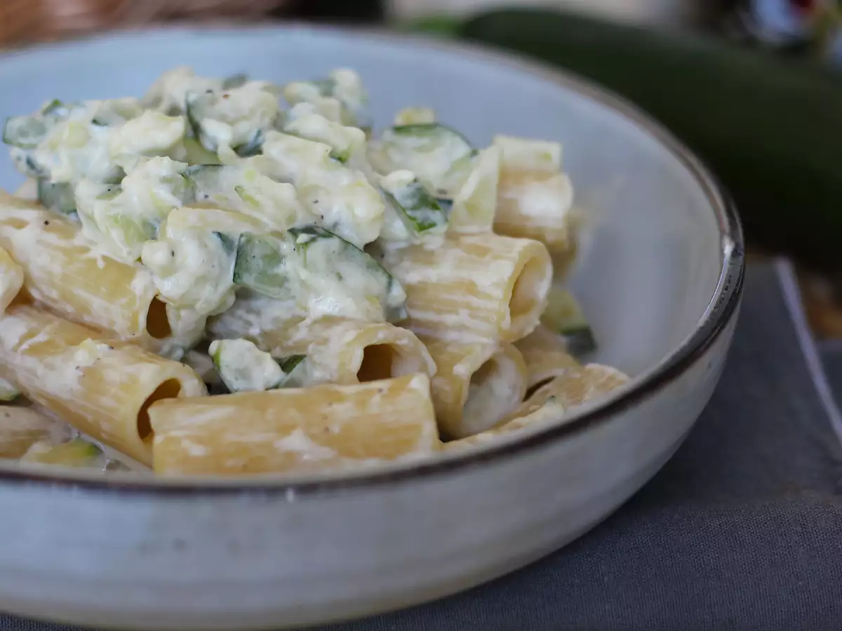 Krämig pasta med zucchini – enkelt och snabbt recept