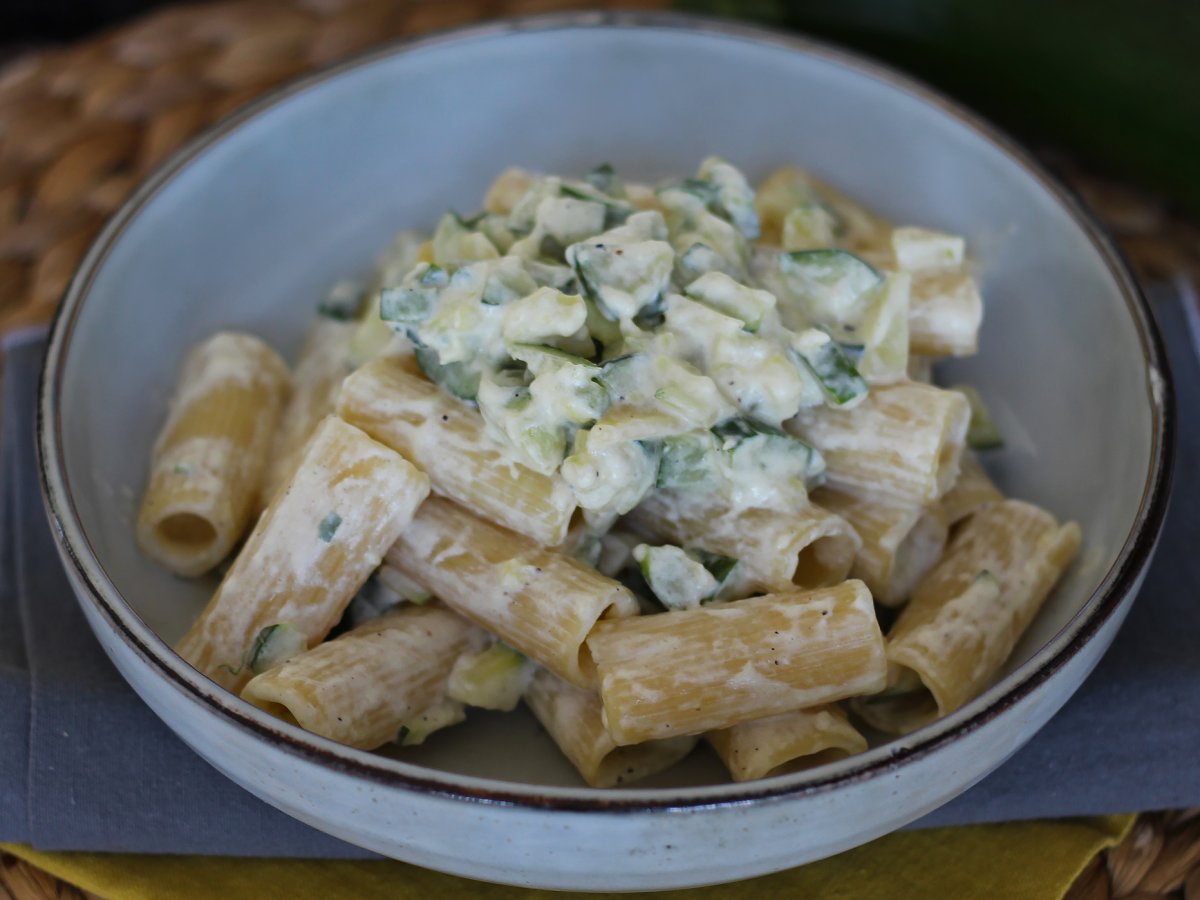 Krämig pasta med zucchini - ett välsmakande och snabbt recept - foto 4