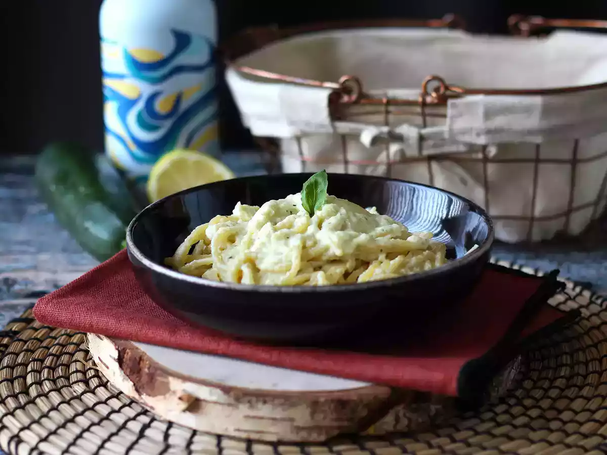 Krämig pasta med zucchini och grekisk yoghurt - foto 2