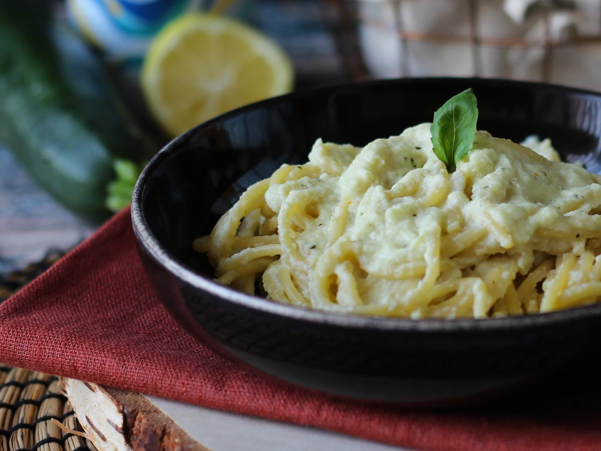 Krämig pasta med zucchini och grekisk yoghurt - foto 3