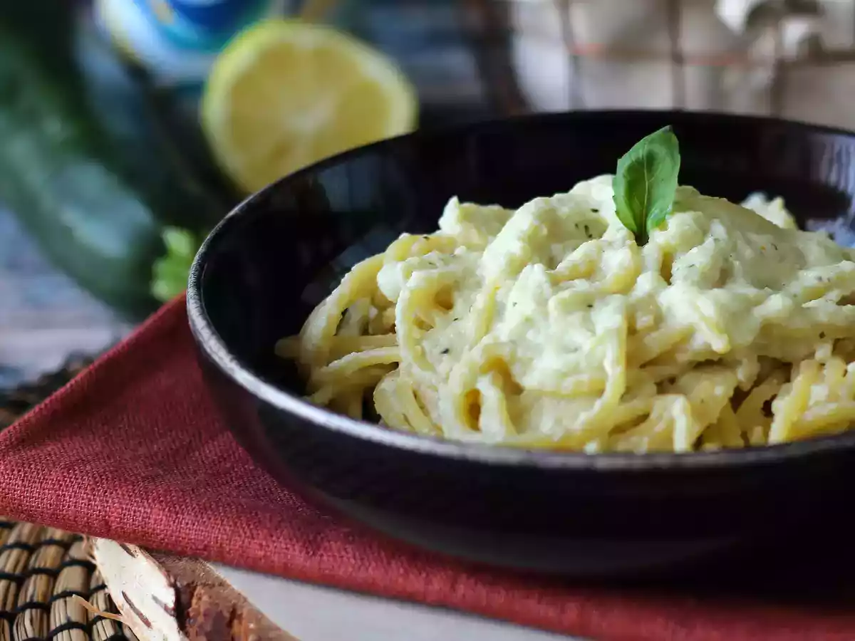 Krämig pasta med zucchini och grekisk yoghurt - foto 3