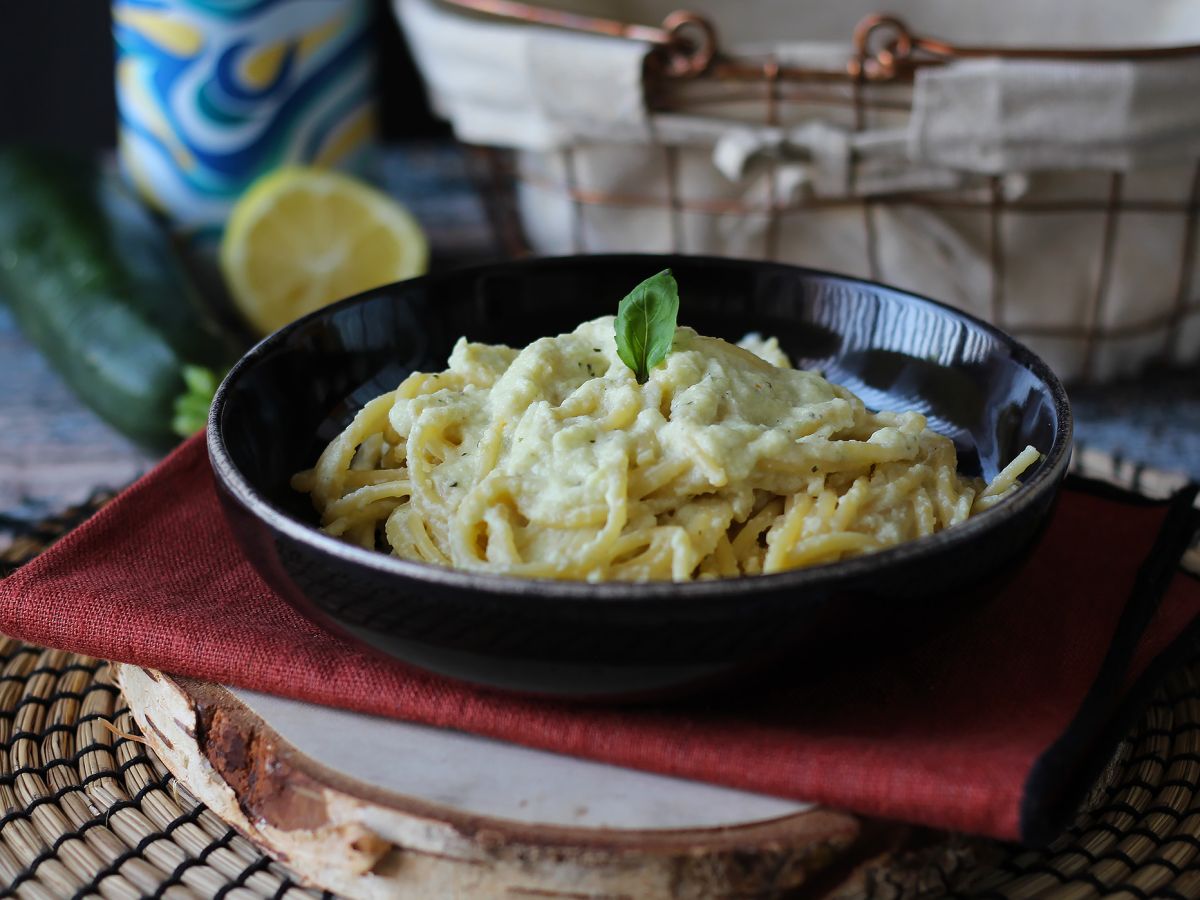 Krämig pasta med zucchini och grekisk yoghurt - foto 4