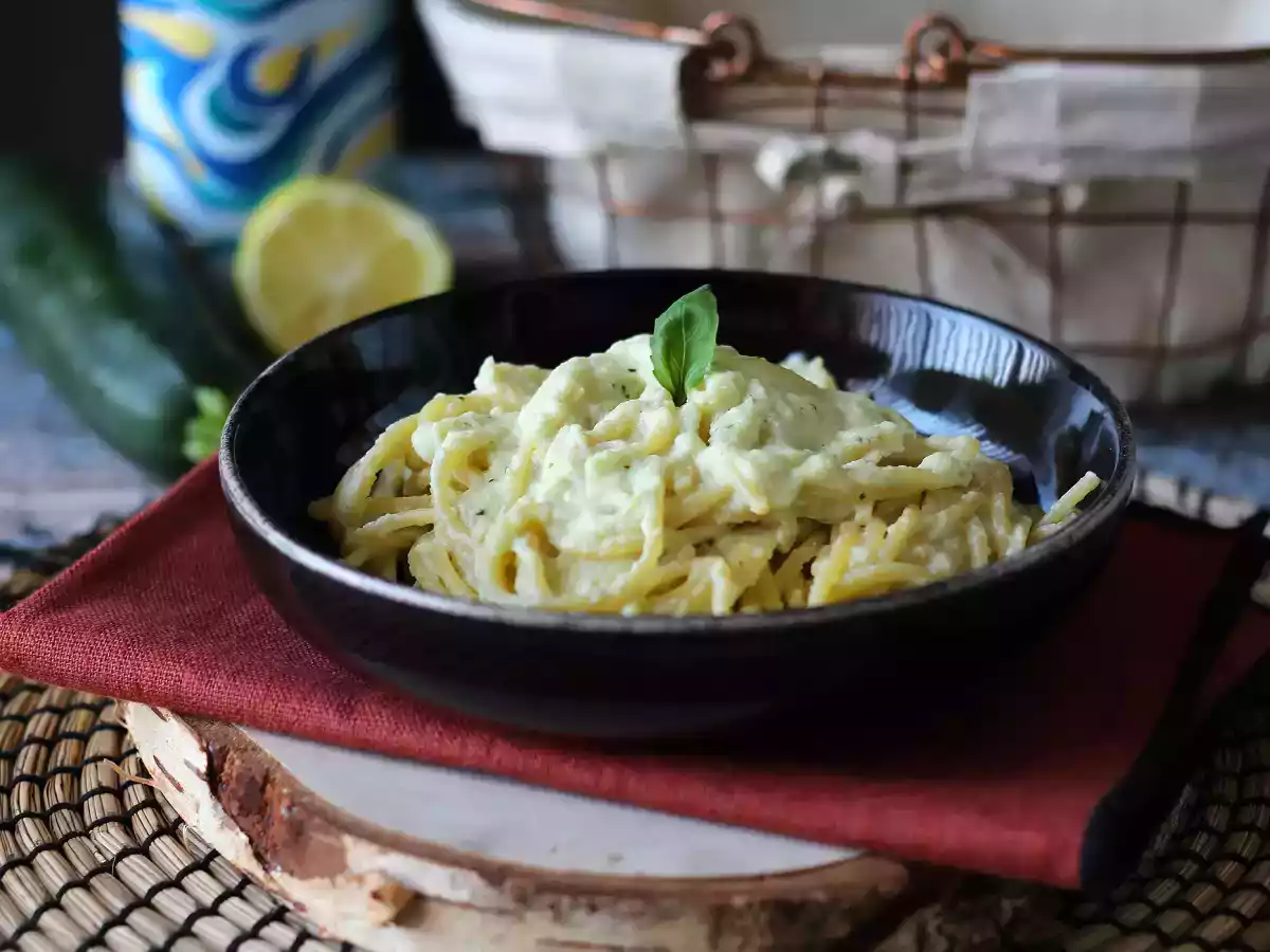 Krämig pasta med zucchini och grekisk yoghurt - foto 4
